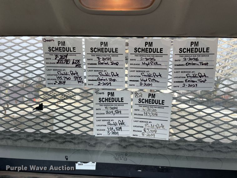 image for item LV9993 2016 Dodge Ram 5500HD bucket truck