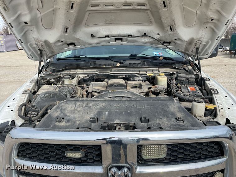 image for item LV9993 2016 Dodge Ram 5500HD bucket truck