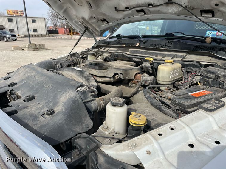 image for item LV9993 2016 Dodge Ram 5500HD bucket truck