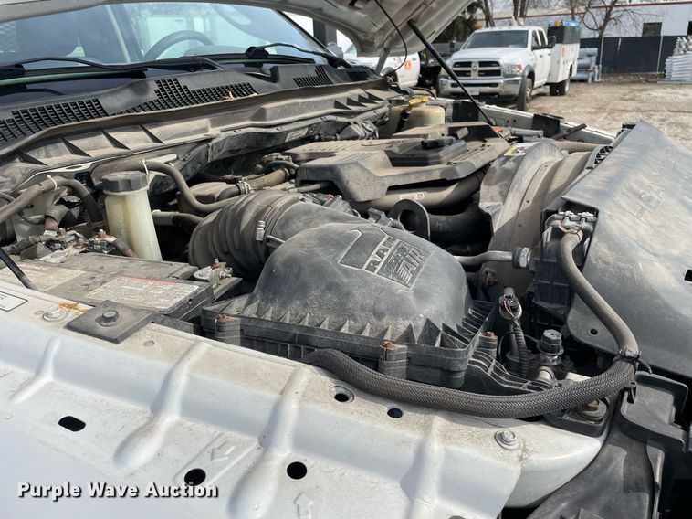 image for item LV9993 2016 Dodge Ram 5500HD bucket truck