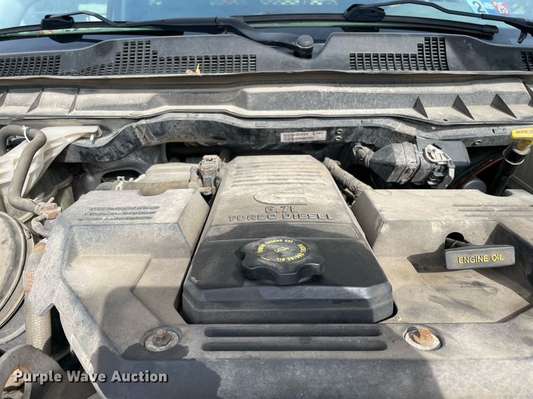 image for item LV9993 2016 Dodge Ram 5500HD bucket truck