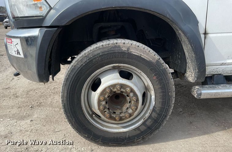 image for item LV9993 2016 Dodge Ram 5500HD bucket truck