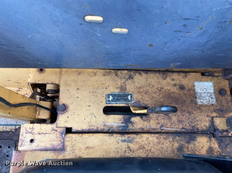 image for item LV9996 1999 Case 1840 skid steer loader