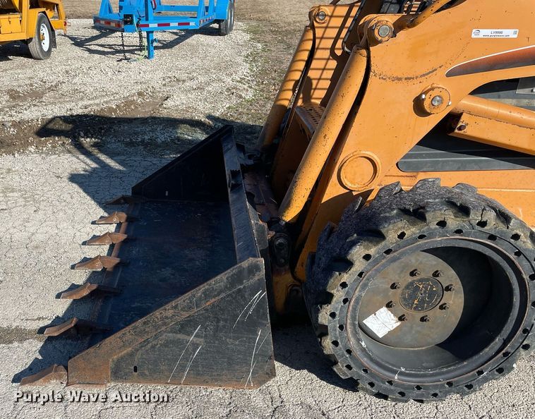 image for item LV9998 2002 Case 95XT skid steer loader