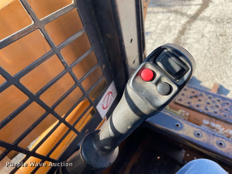 image for item LV9998 2002 Case 95XT skid steer loader