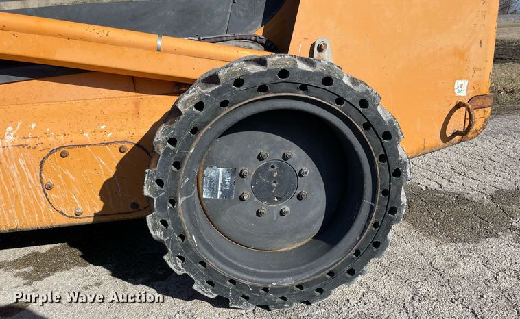 image for item LV9998 2002 Case 95XT skid steer loader