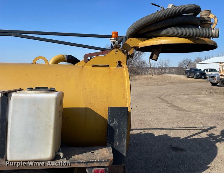 image for item LW9002 2016 Vermeer LP873SDT vacuum excavator