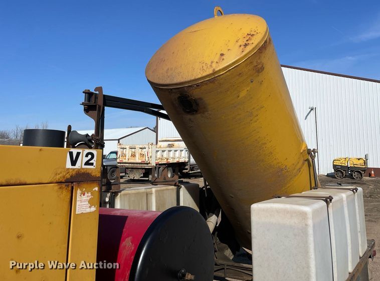 image for item LW9002 2016 Vermeer LP873SDT vacuum excavator