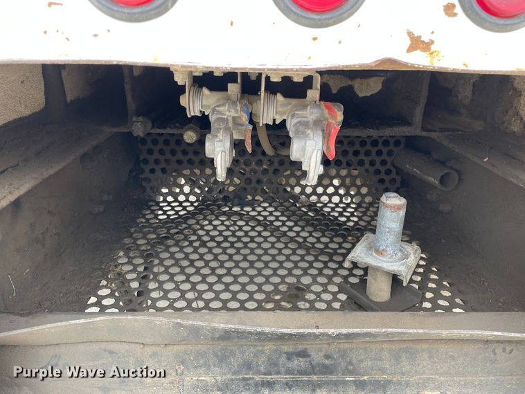 image for item LW9003 2005 International 4400 digger derrick truck