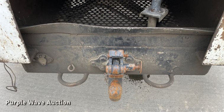 image for item LW9003 2005 International 4400 digger derrick truck