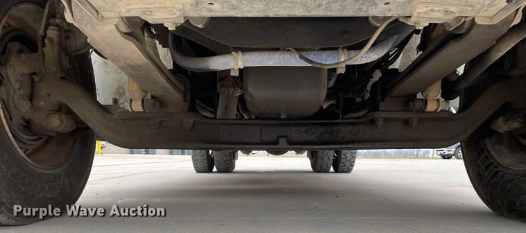 image for item LW9003 2005 International 4400 digger derrick truck