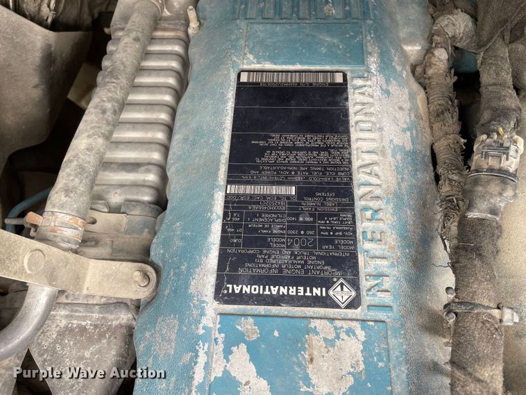 image for item LW9003 2005 International 4400 digger derrick truck