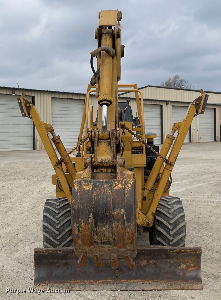 image for item LW9004 1997 Vermeer  V5800 trencher