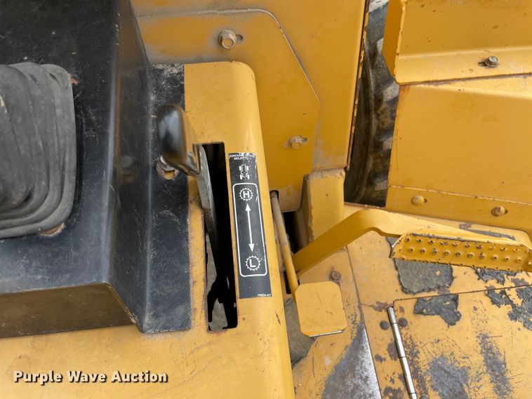 image for item LW9004 1997 Vermeer  V5800 trencher