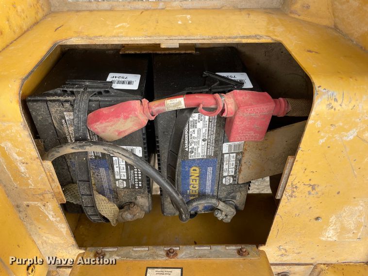 image for item LW9004 1997 Vermeer  V5800 trencher