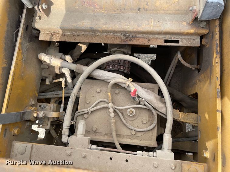 image for item LW9004 1997 Vermeer  V5800 trencher