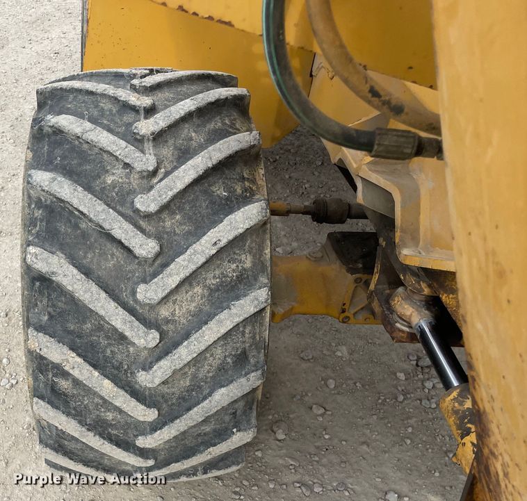 image for item LW9004 1997 Vermeer  V5800 trencher