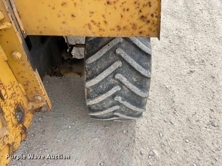 image for item LW9004 1997 Vermeer  V5800 trencher