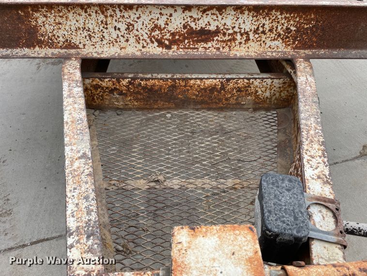 image for item LW9005 1995 Kiefer equipment trailer