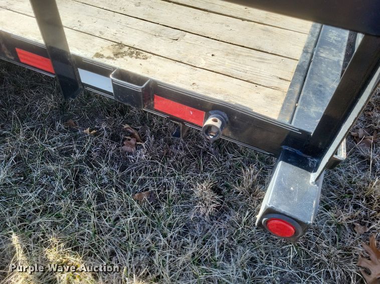image for item MI9998 2022 PJ utility trailer