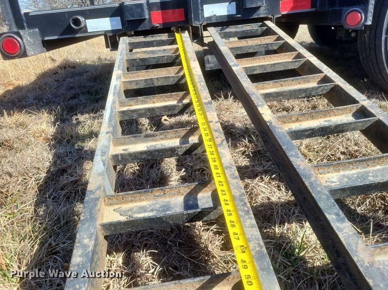 image for item MI9998 2022 PJ utility trailer