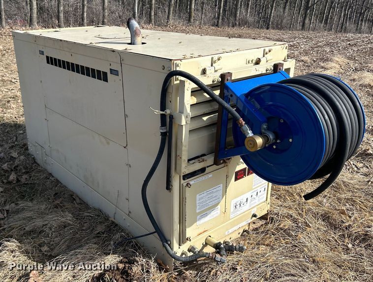 image for item MO9182 1998 Ingersoll Rand  R175 air compressor