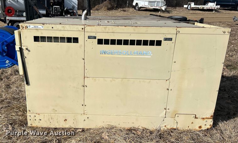 image for item MO9182 1998 Ingersoll Rand  R175 air compressor