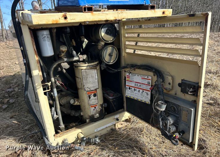 image for item MO9182 1998 Ingersoll Rand  R175 air compressor