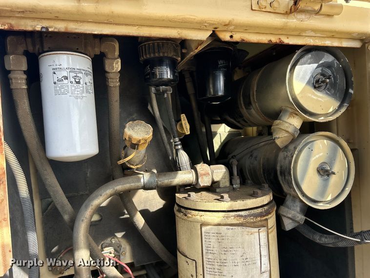 image for item MO9182 1998 Ingersoll Rand  R175 air compressor