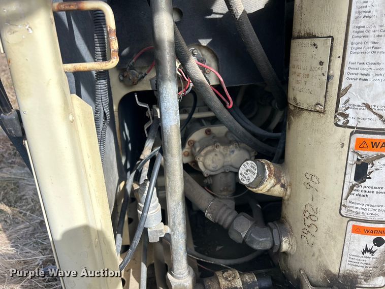 image for item MO9182 1998 Ingersoll Rand  R175 air compressor