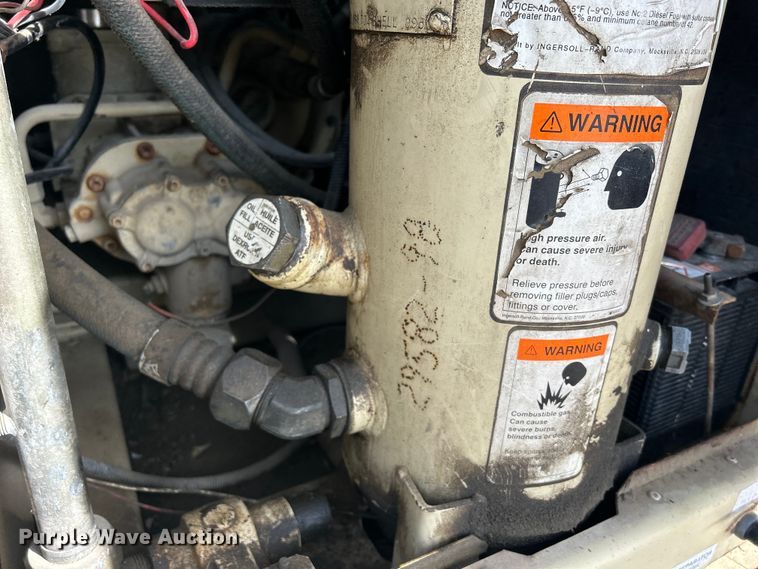 image for item MO9182 1998 Ingersoll Rand  R175 air compressor