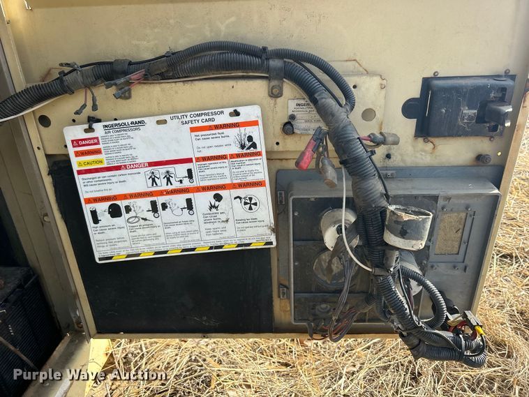 image for item MO9182 1998 Ingersoll Rand  R175 air compressor