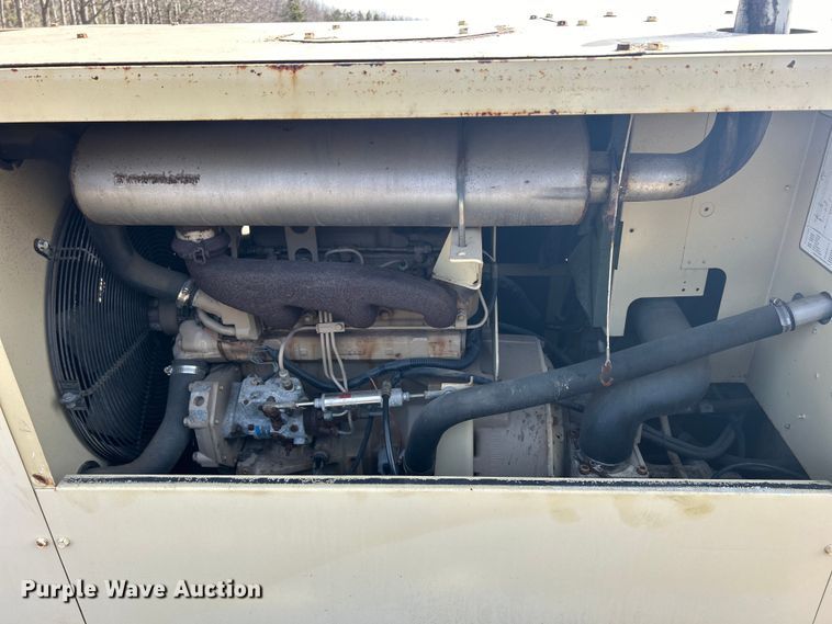 image for item MO9182 1998 Ingersoll Rand  R175 air compressor