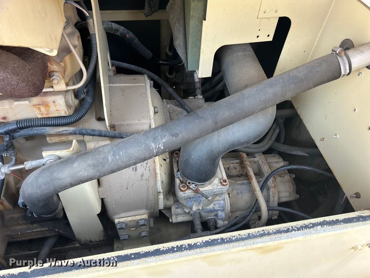 image for item MO9182 1998 Ingersoll Rand  R175 air compressor