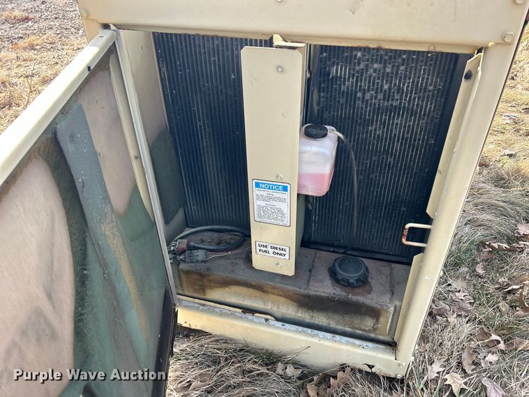 image for item MO9182 1998 Ingersoll Rand  R175 air compressor