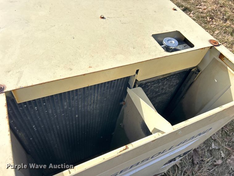 image for item MO9182 1998 Ingersoll Rand  R175 air compressor