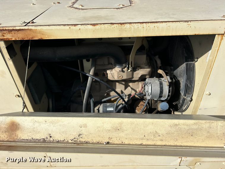 image for item MO9182 1998 Ingersoll Rand  R175 air compressor