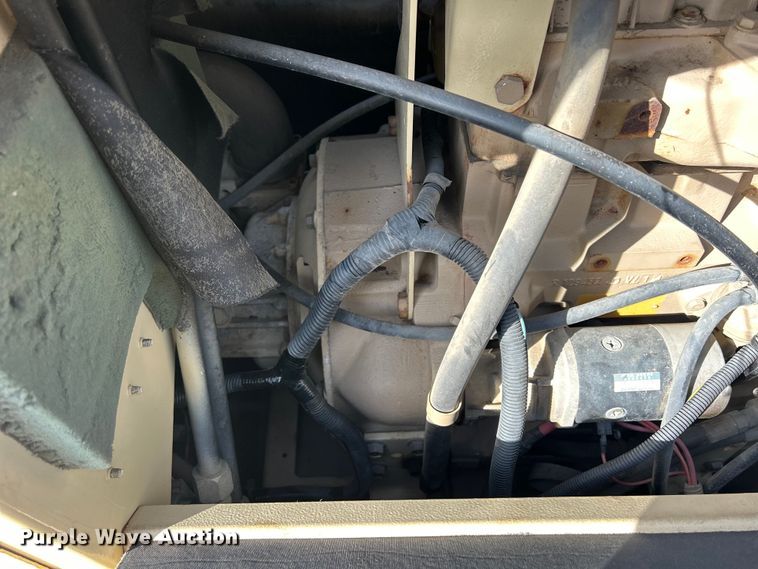 image for item MO9182 1998 Ingersoll Rand  R175 air compressor