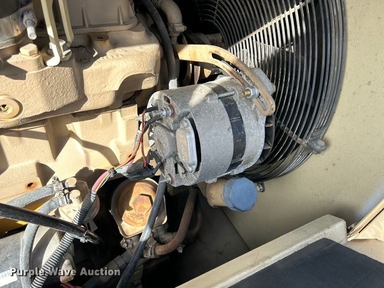 image for item MO9182 1998 Ingersoll Rand  R175 air compressor