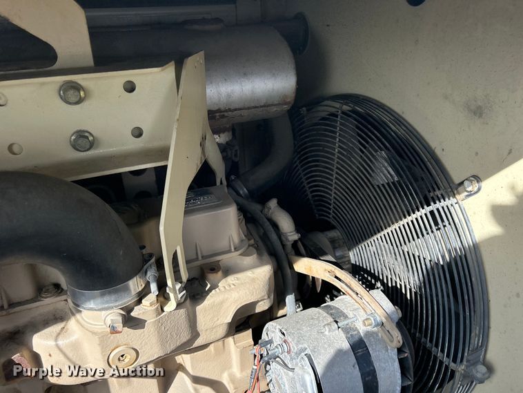 image for item MO9182 1998 Ingersoll Rand  R175 air compressor