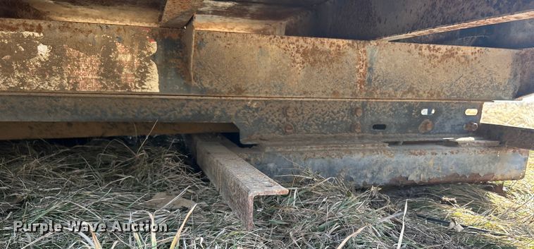 image for item MO9183 Knapheide  dump bed