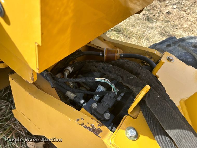 image for item MO9185 2016 Vermeer  PTX40 cable plow