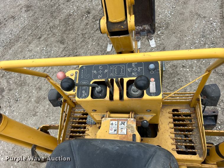 image for item MO9193 2008 Vermeer  RT650 trencher