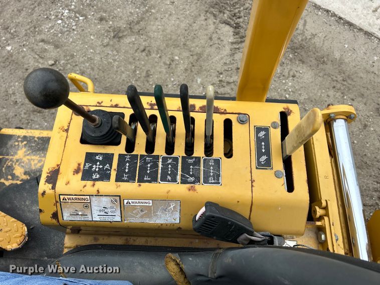 image for item MO9193 2008 Vermeer  RT650 trencher