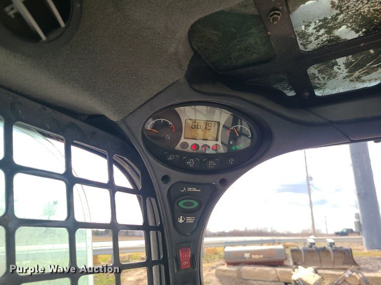 image for item MQ9670 2021 Bobcat T870 tracked skid steer loader