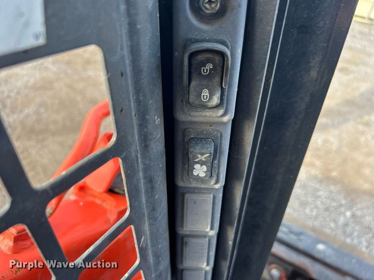 image for item NB9328 2021 Kubota SSV75 skid steer loader