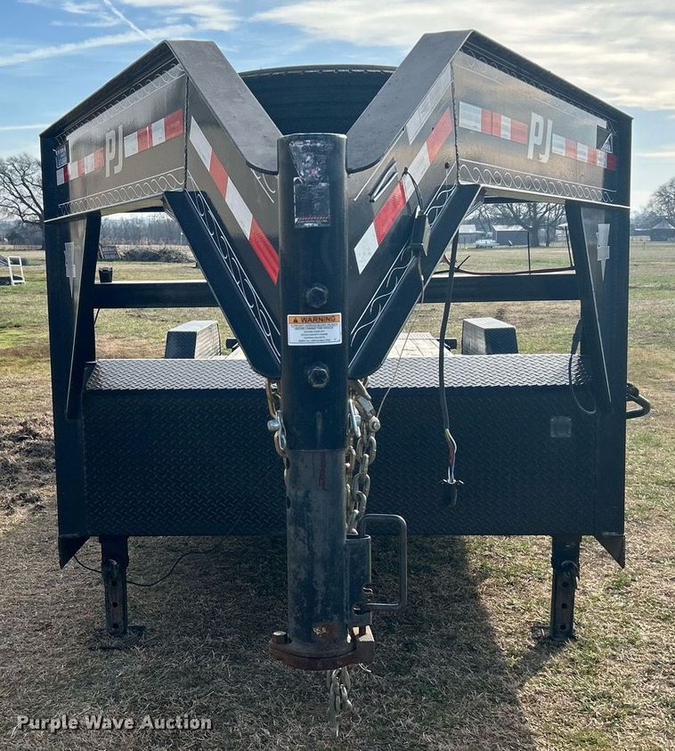 image for item NB9329 2018 PJ Trailers tilt deck equipment trailer