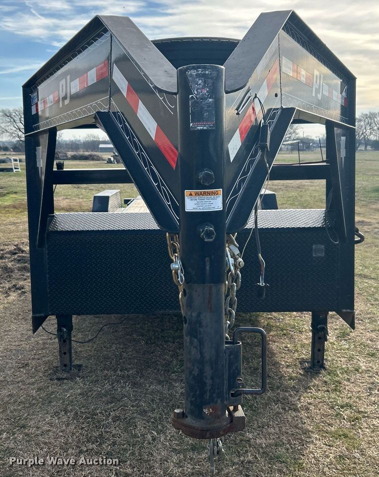 image for item NB9329 2018 PJ Trailers tilt deck equipment trailer