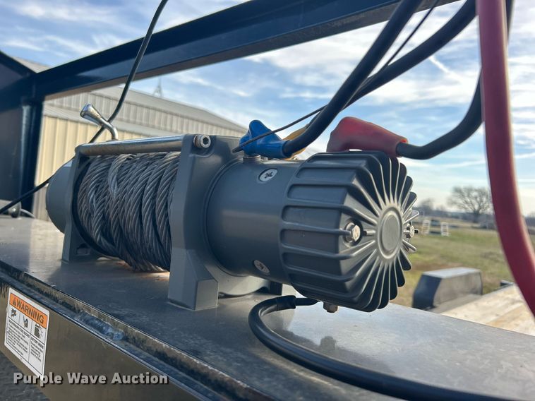 image for item NB9329 2018 PJ Trailers tilt deck equipment trailer