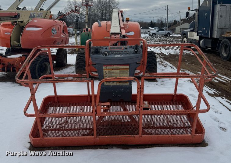 image for item NB9511 2001 JLG 600A boom lift